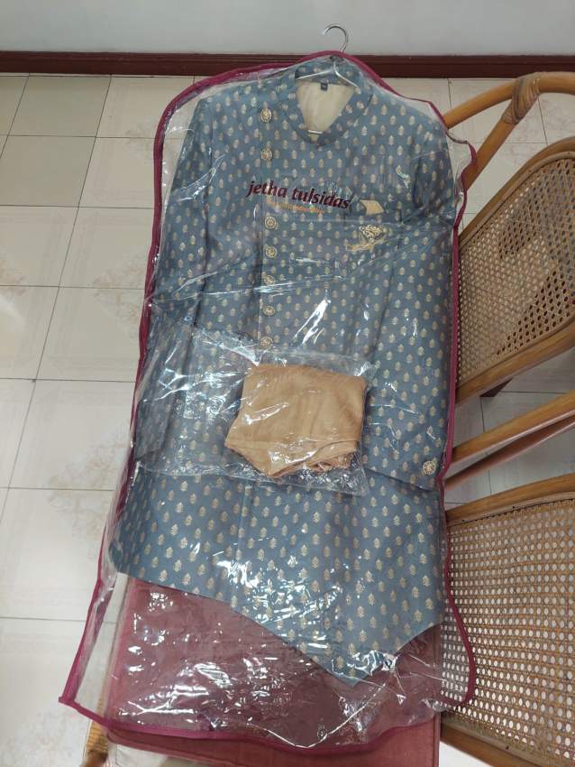 Suit on Aster Vender