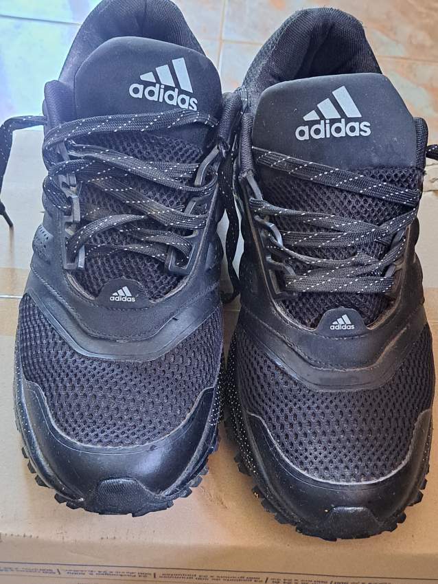 A vendre chaussures Adidas pointure 45 - 0 - Sports shoes  on Aster Vender