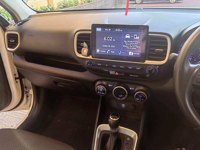 Hyundai Venue - 3 - SUV Cars  on Aster Vender