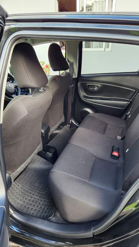 Toyota Vitz - 2 - Compact cars  on Aster Vender