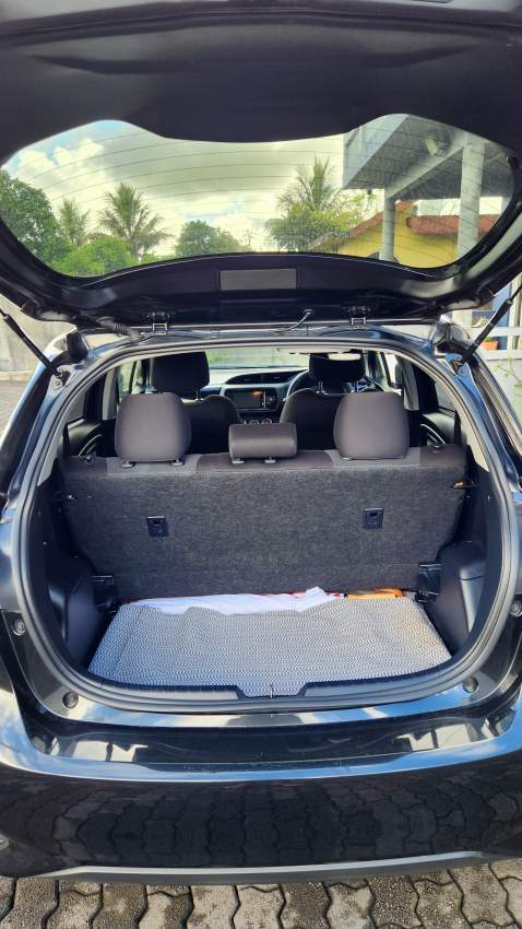 Toyota Vitz - 5 - Compact cars  on Aster Vender