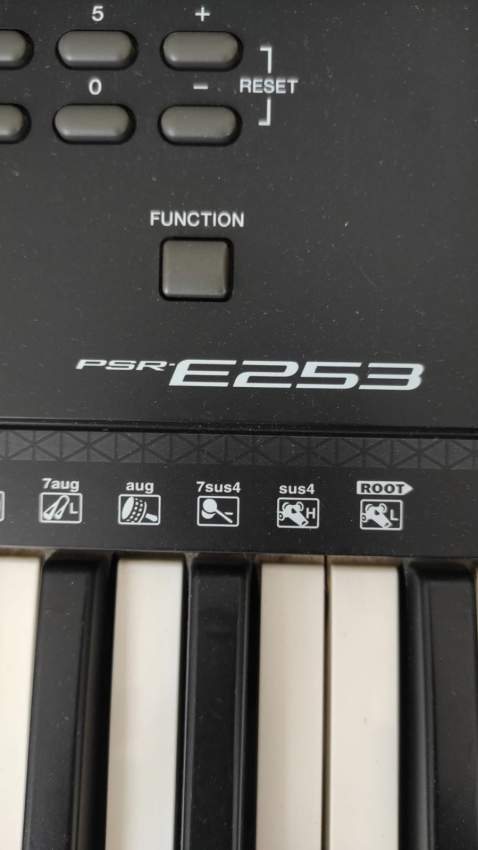 Yamaha PSR-E253 - 2 - Synthesizer  on Aster Vender