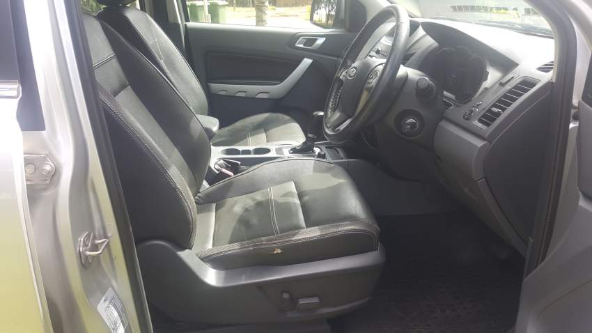 2012 Ford Ranger 3.2 Limited - 5 - Pickup trucks (4x4 & 4x2)  on Aster Vender