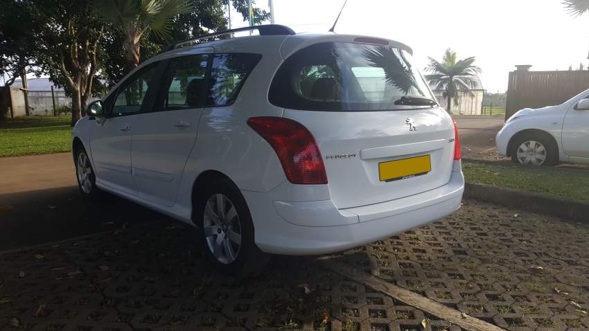 2013 Peugeot 308 SW 1.6l - 2 - Family Cars  on Aster Vender