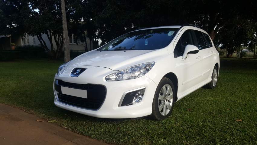 2013 Peugeot 308 SW 1.6l - 1 - Family Cars  on Aster Vender
