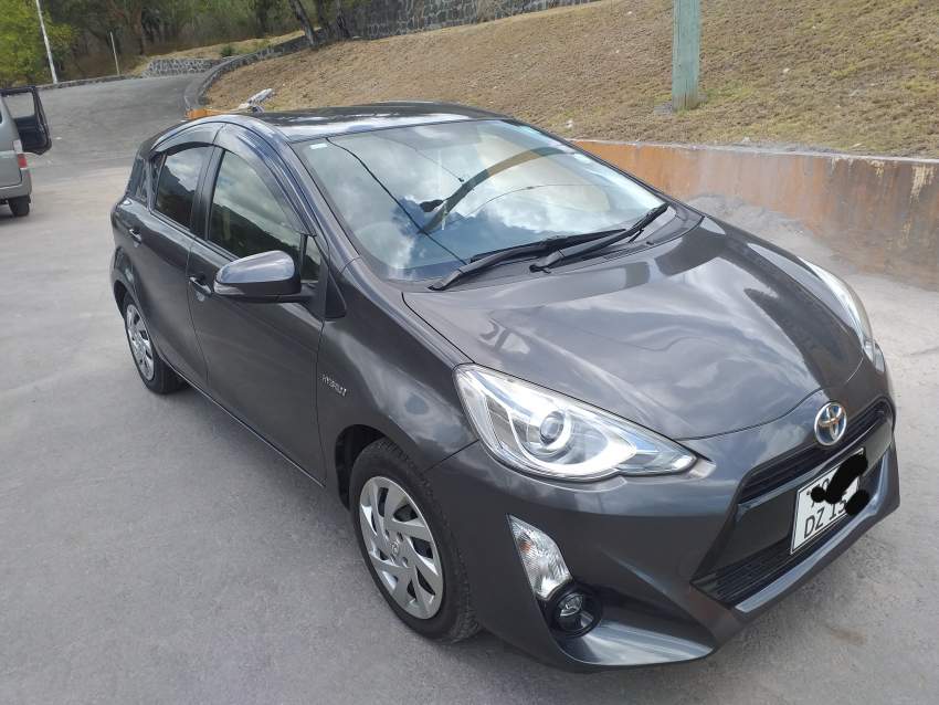 Car for sale on Aster Vender