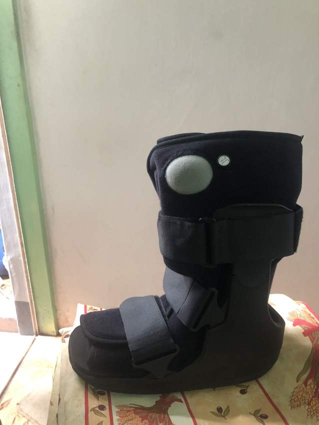 Walking boot - 1 - Other Medical equipment  on Aster Vender