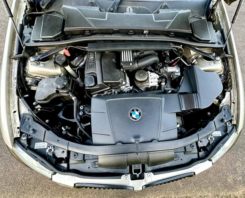 Bmw 320i 2010 - 5 - Sport Cars  on Aster Vender