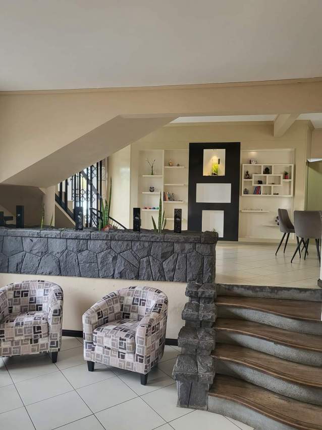 House / Villa - 4 Bedrooms - 325 m² - 3 - House  on Aster Vender