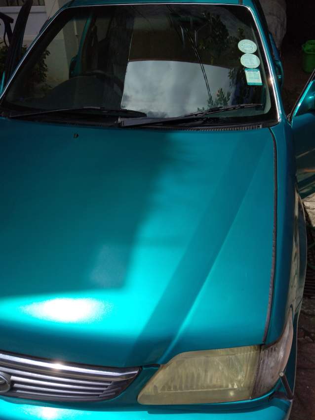 Voiture Toyota Corolla Année 2000 En bon condition - 7 - Family Cars  on Aster Vender