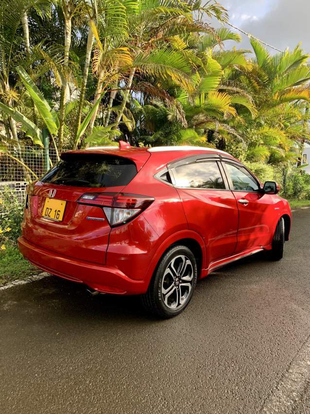 Honda Vezel Hybrid - 2 - SUV Cars  on Aster Vender