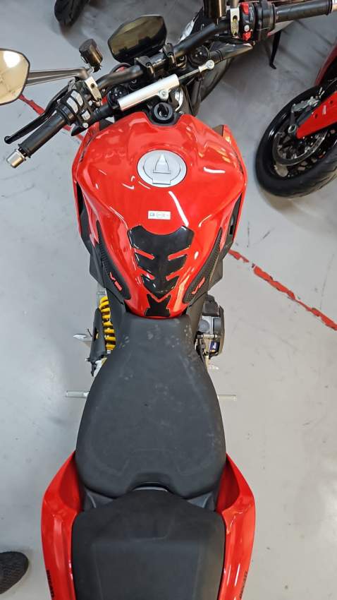 Ducati Streetfighter V2 2023 - 1 - Sports Bike  on Aster Vender