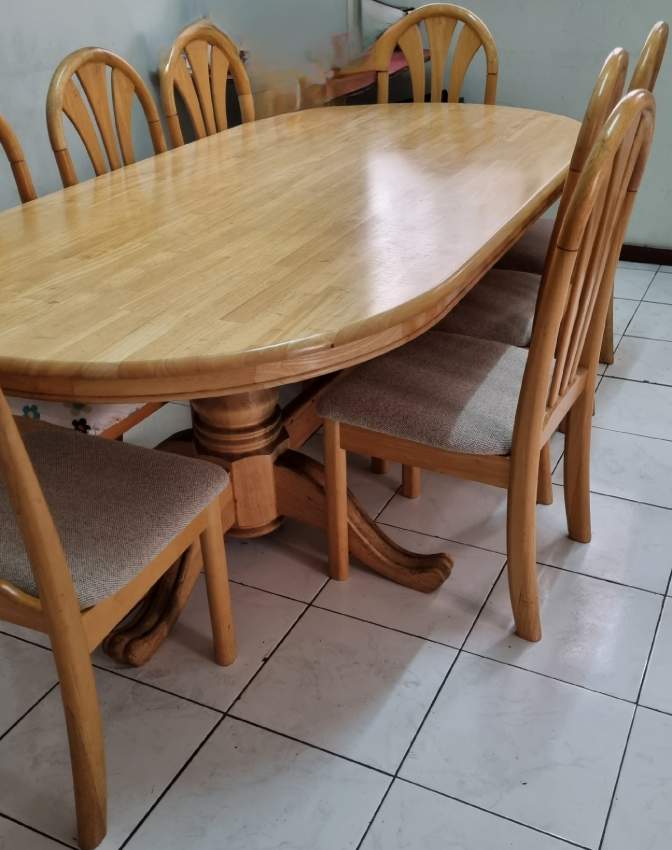 Grande table a manger en bois + 8 chaises - 1 - Table & chair sets  on Aster Vender