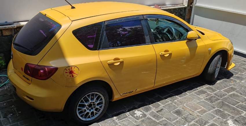 Mazda 3 year 2004 - 1 - Compact cars  on Aster Vender