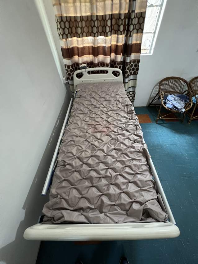 Multifunctional Manual Home Care Bed - Model NB-M27 - 2 - Others  on Aster Vender