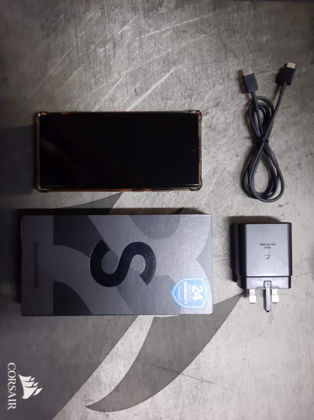 S22 Ultra 256GB Phantom Black Excellent Condition on Aster Vender