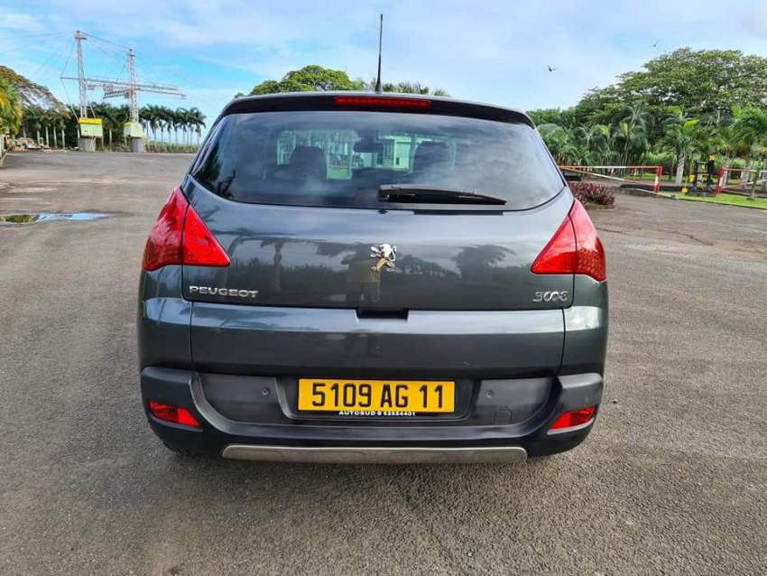 Peugeot 3008 - 3 - SUV Cars  on Aster Vender