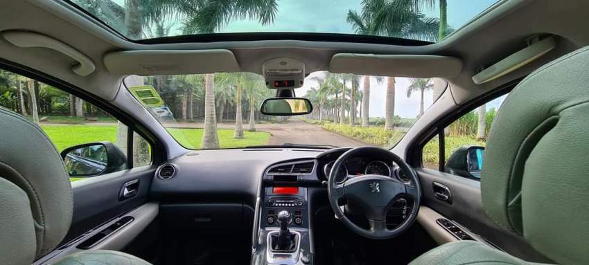 Peugeot 3008 - 5 - SUV Cars  on Aster Vender