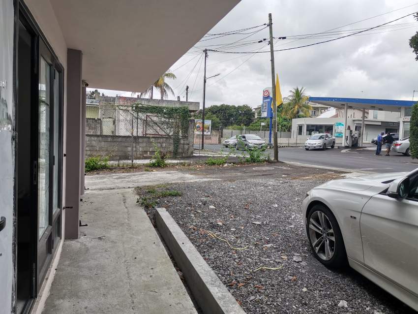 Building for rent on Aster Vender