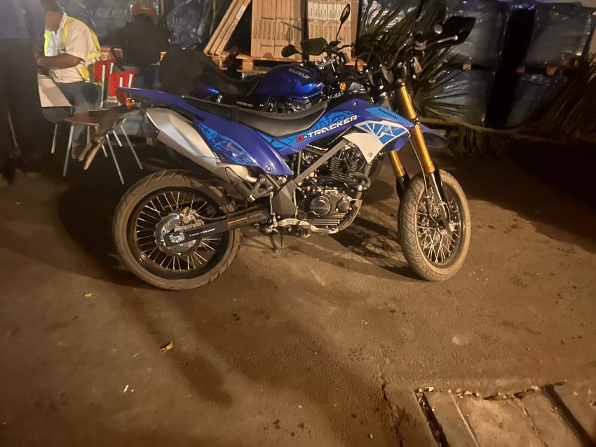 Kawasaki D-tracker - 2 - Sports Bike  on Aster Vender