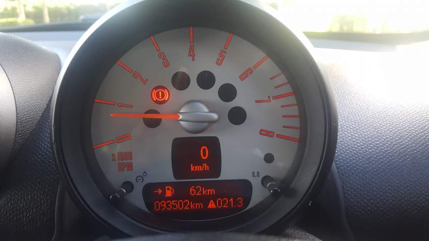 2012 Mini Countryman 1.6 - 8 - Luxury Cars  on Aster Vender