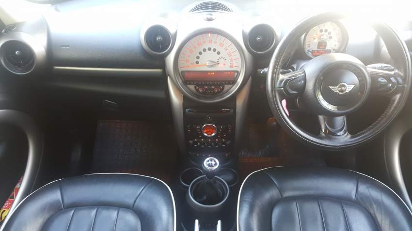 2012 Mini Countryman 1.6 - 6 - Luxury Cars  on Aster Vender