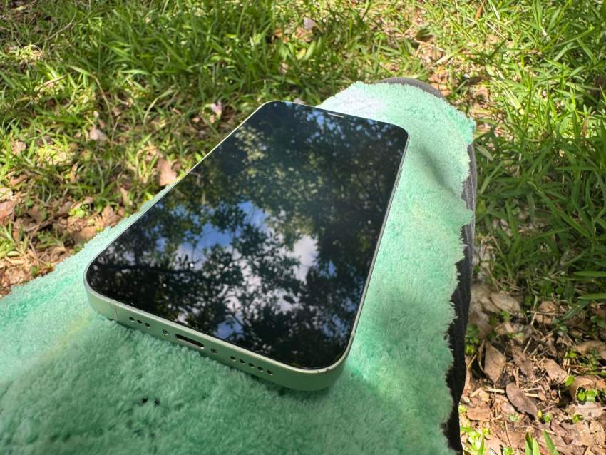 iPhone 12 - 2 - iPhones  on Aster Vender