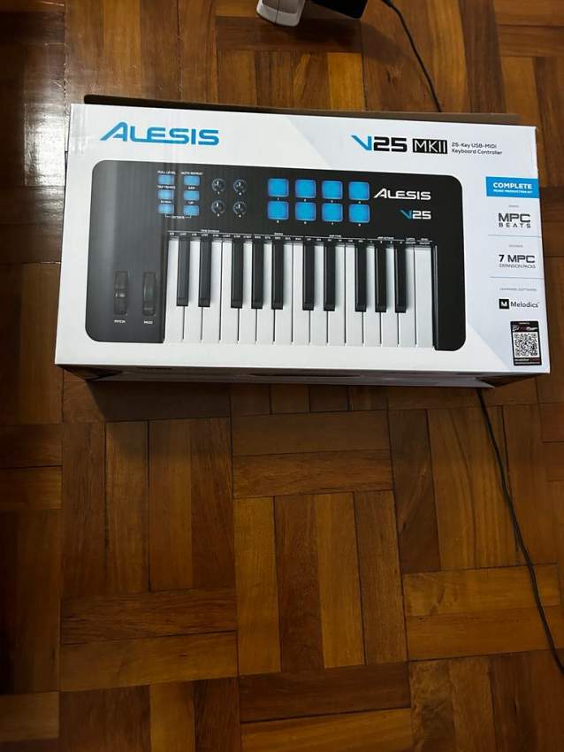 Alesis v25 mk2 - 0 - Electronic piano  on Aster Vender