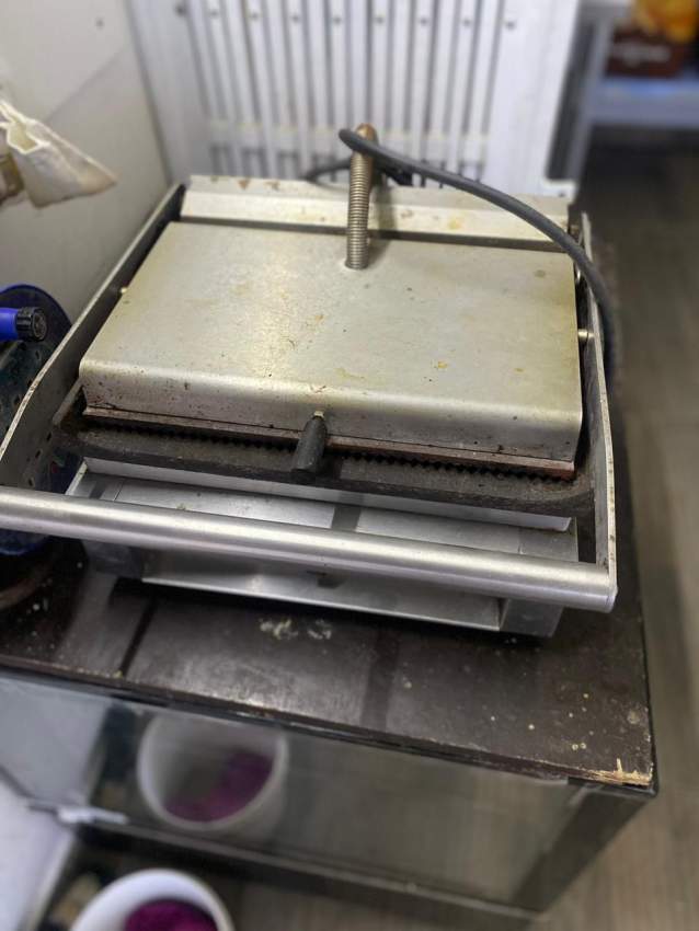 ROLLER GRILL PANINI MAKER & REFRIGERATED DISPLAY - 1 - All electronics products  on Aster Vender