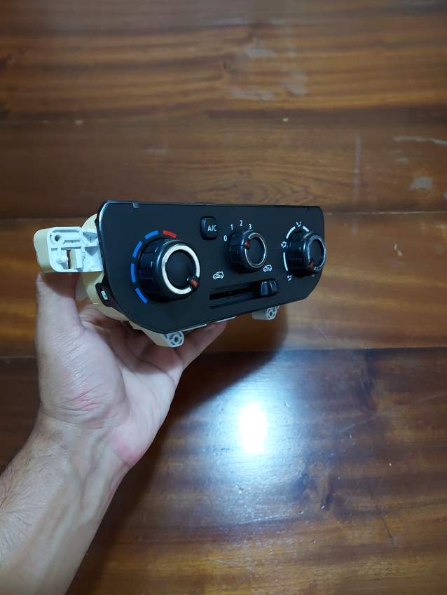 2015-2019 Renault Kwid AC Controlle - 1 - Spare Parts  on Aster Vender