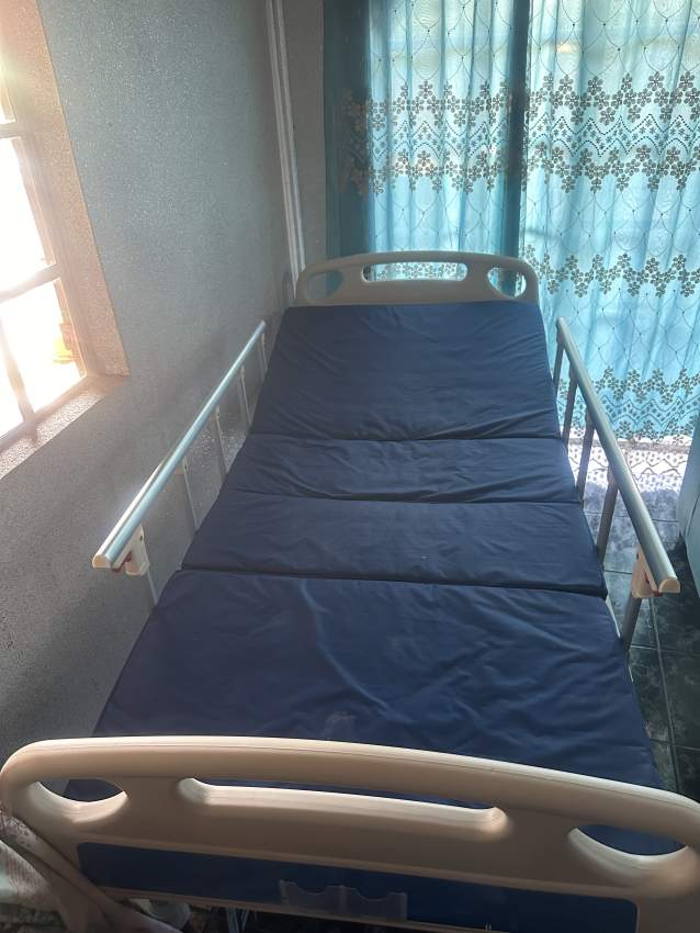 Medical bed - 1 - Other Medical equipment  on Aster Vender