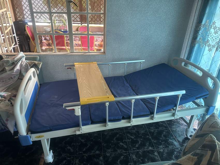 Medical bed - 0 - Other Medical equipment  on Aster Vender