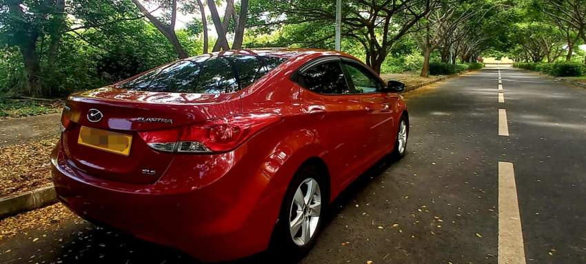 Hyundai Elantra GLS Year 2013 - 4 - Luxury Cars  on Aster Vender