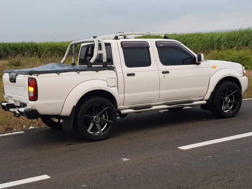 2x4 Nissan Hardbody year 2008 for sale - 1 - Family Cars  on Aster Vender