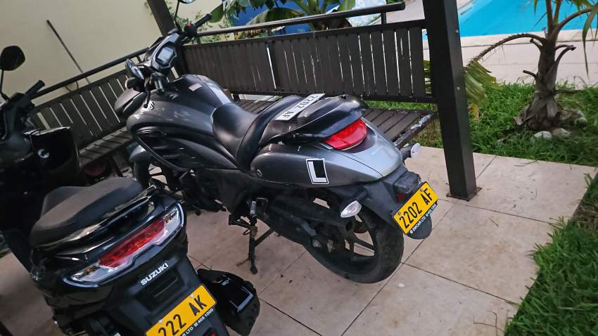 suzuki intruder - 2 - Cruisers & Choppers  on Aster Vender