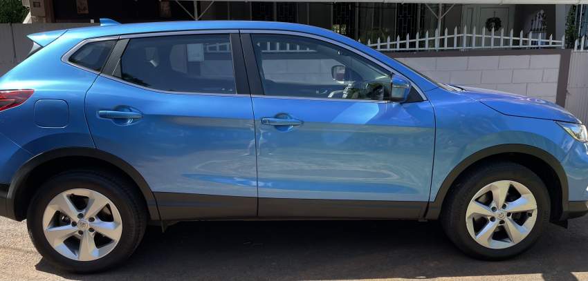 Nissan Qashqai - 3 - SUV Cars  on Aster Vender