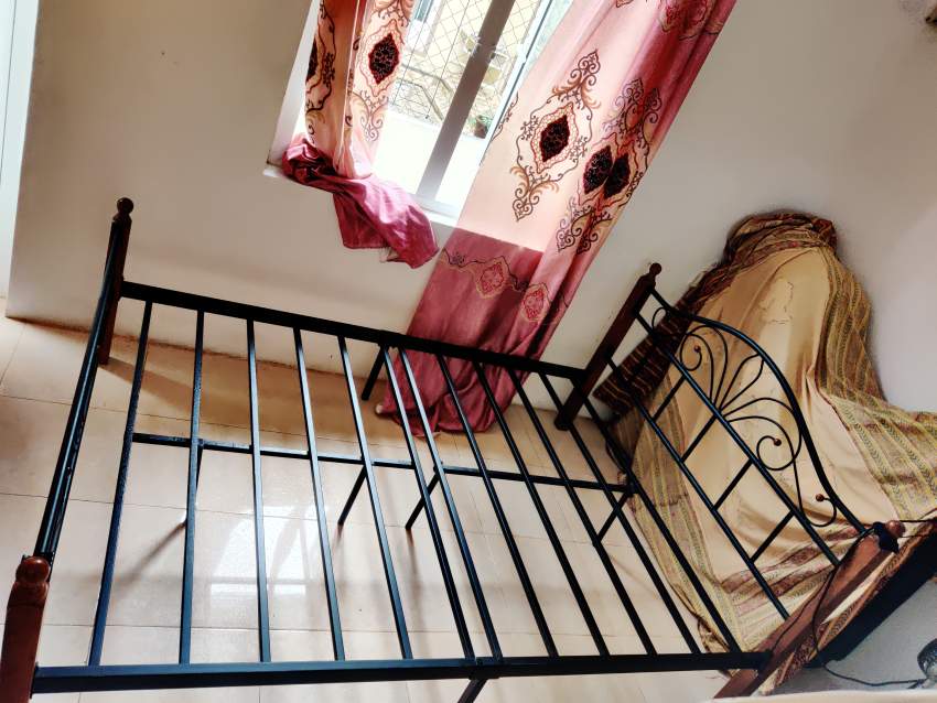 Double size bed - 0 - Bedroom Furnitures  on Aster Vender