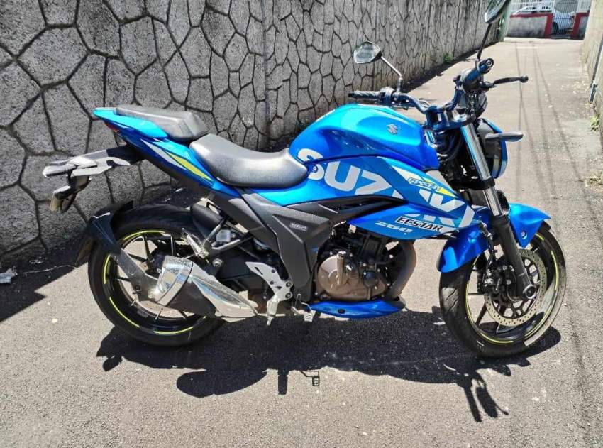 Suzuki Gixxer 250cc - 1 - Sports Bike  on Aster Vender