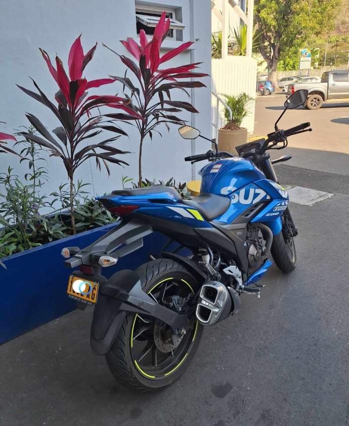 Suzuki Gixxer 250cc - 0 - Sports Bike  on Aster Vender