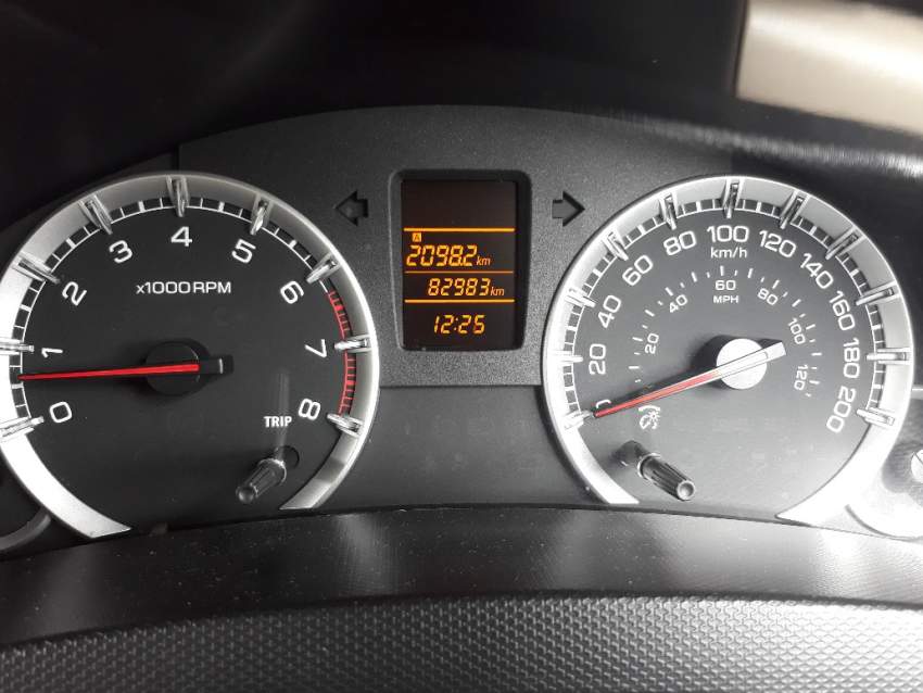 2014 Suzuki Swift Dzire 1.2 - 8 - Compact cars  on Aster Vender