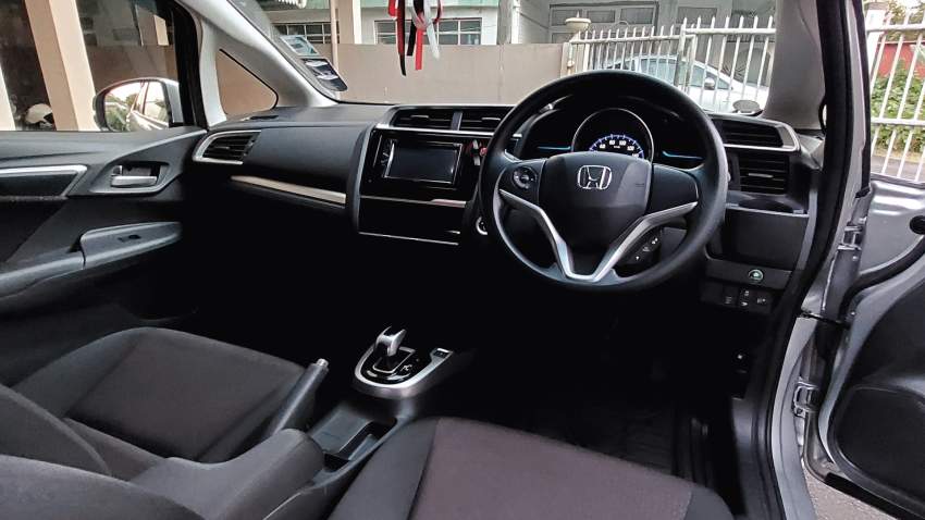 Honda Fit Hybrid 2016 for sale - 4 - Compact cars  on Aster Vender