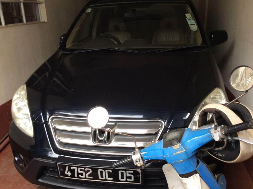 Honda CRV October 2005 - 4 - SUV Cars  on Aster Vender