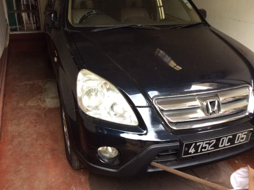 Honda CRV October 2005 - 2 - SUV Cars  on Aster Vender