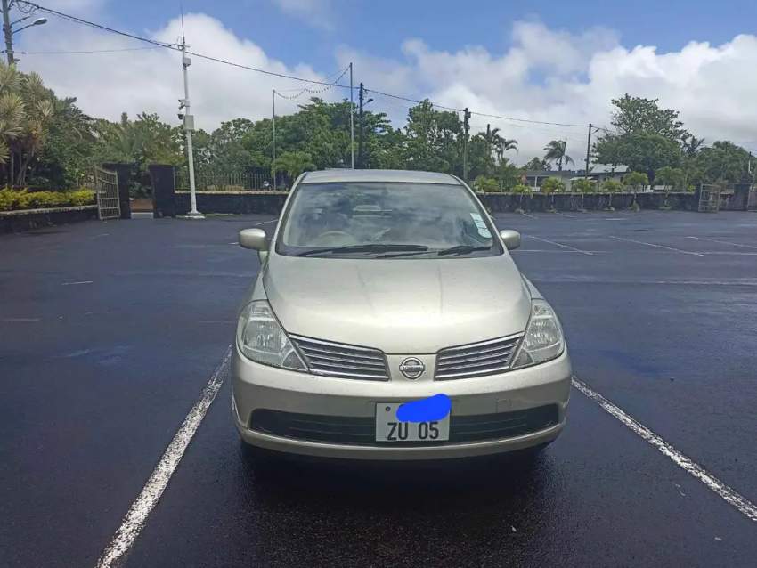 NISSAN LATIO 2005 - 1 - Family Cars  on Aster Vender