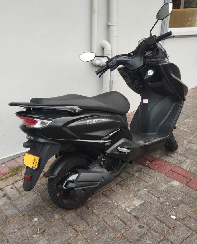 Suzuki burgman 125 cc - 1 - Scooters (above 50cc)  on Aster Vender