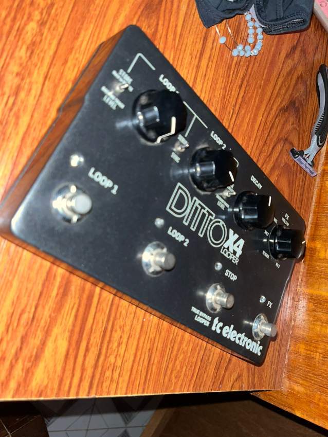 TC Electronics Ditto X4 Looper - 1 - Processors, effects, etc  on Aster Vender