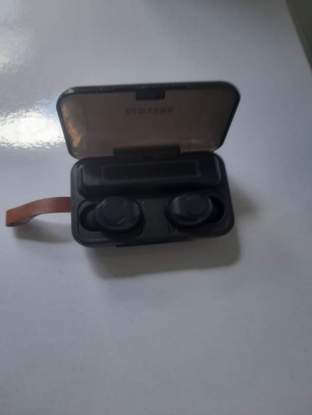 Ear pods - 0 - Other phone accessories  on Aster Vender