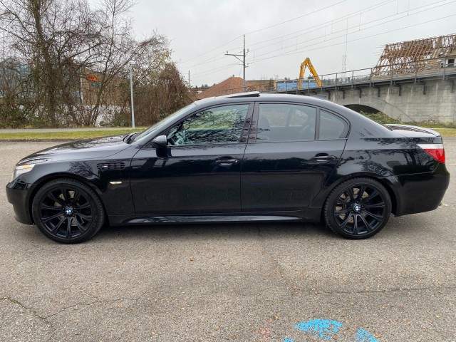 BMW M5 - 1 - Luxury Cars  on Aster Vender