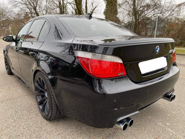 BMW M5 - 2 - Luxury Cars  on Aster Vender