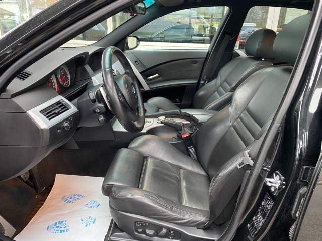 BMW M5 - 3 - Luxury Cars  on Aster Vender